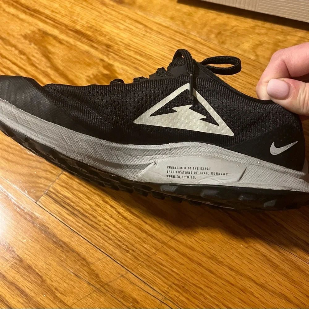 Nike Trail Pegasus 36 Black Running Shoes Size 7